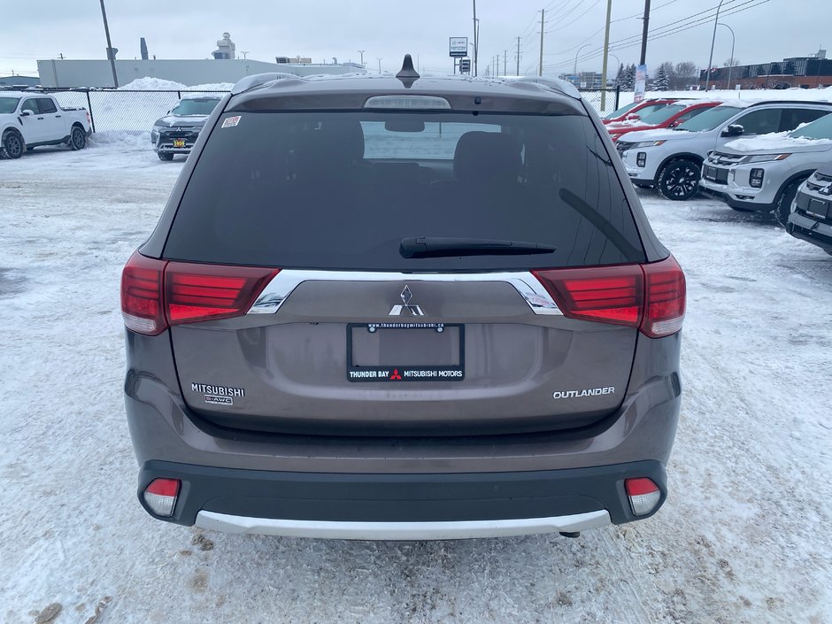 2017 Mitsubishi Outlander GT-4