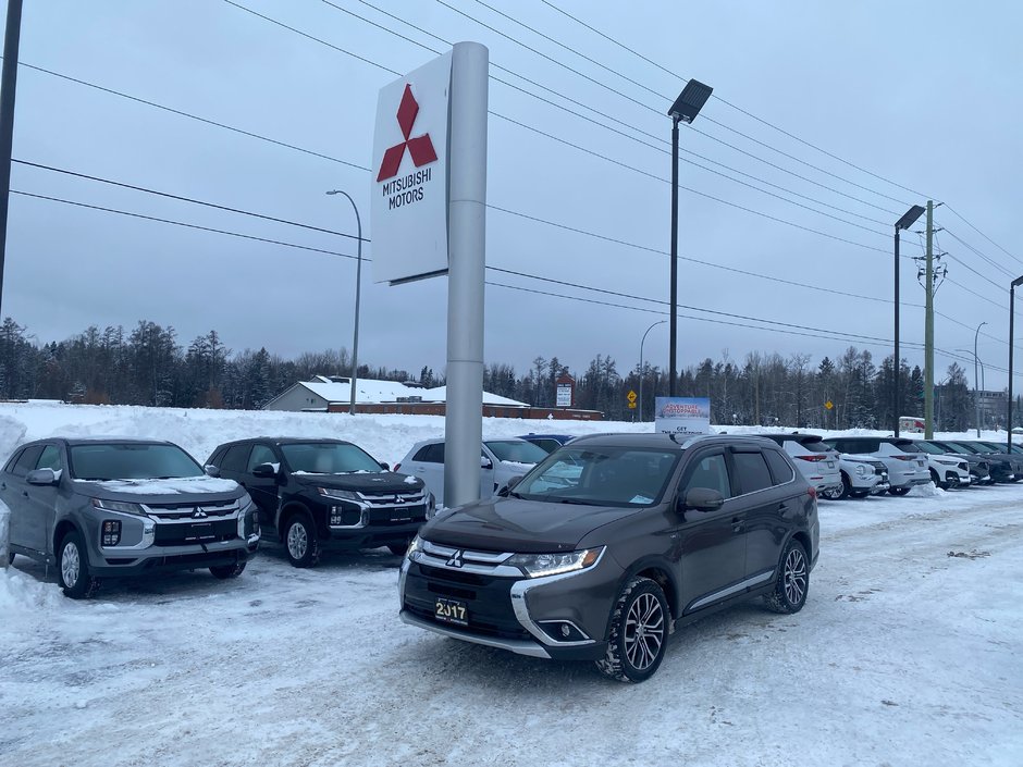 2017 Mitsubishi Outlander GT in Thunder Bay, Ontario - w940px