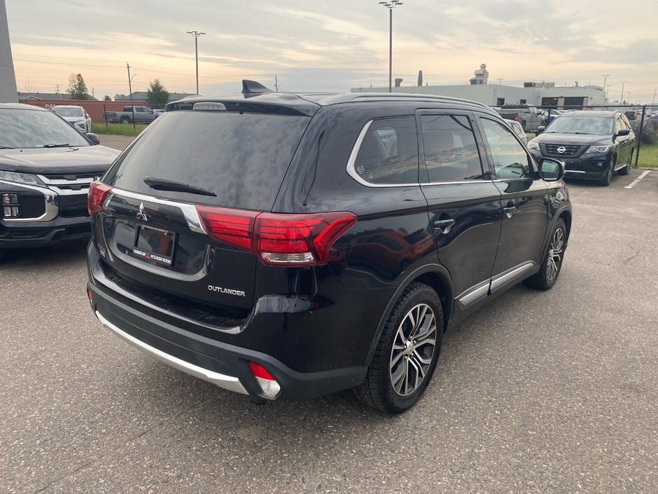 2018 Mitsubishi Outlander GT-3
