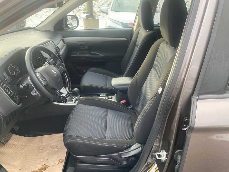 2018 Mitsubishi Outlander SE-10