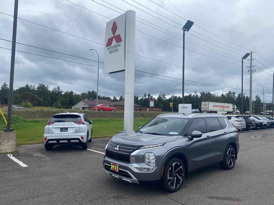 2022 Mitsubishi Outlander LE PREMIUM-0