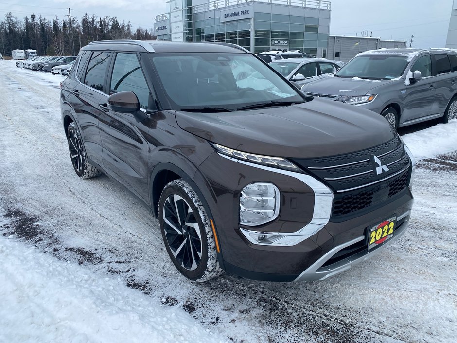 Mitsubishi Outlander LE PREMIUM 2022-2