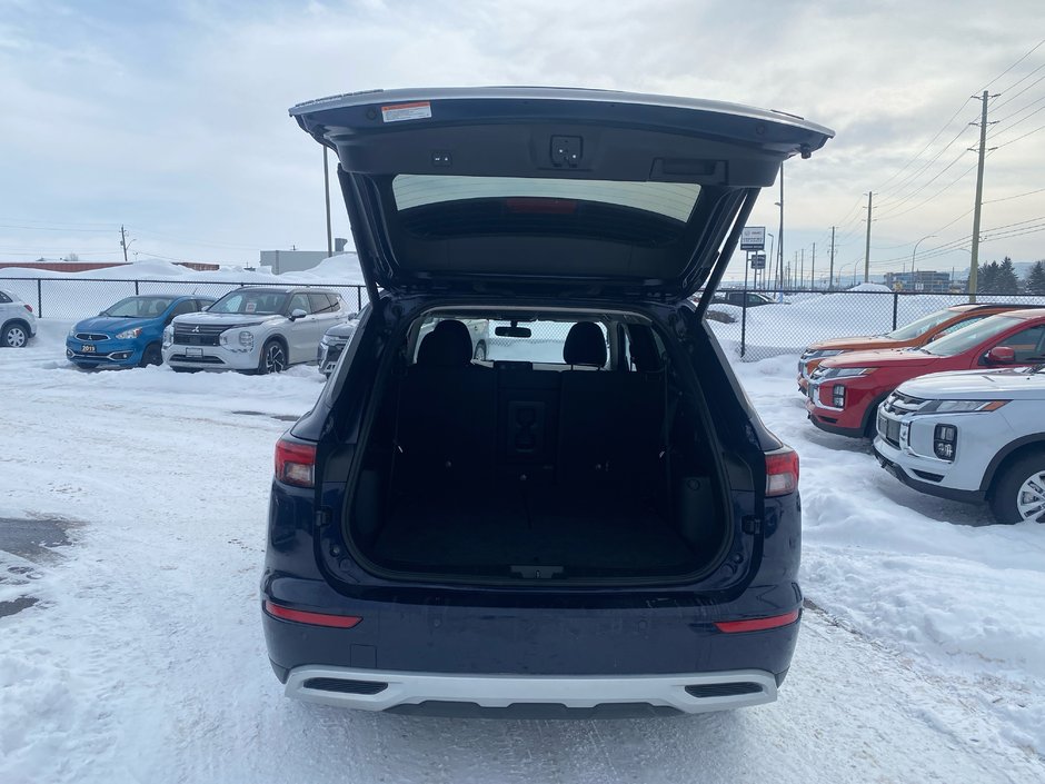 2022 Mitsubishi Outlander SE-6