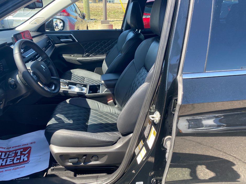 2023 Mitsubishi Outlander GT-8