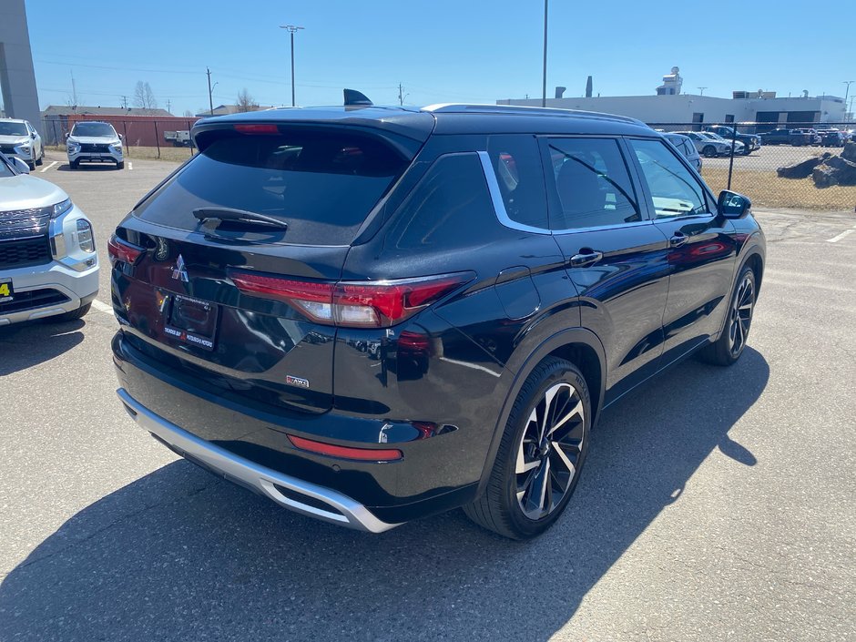 2023 Mitsubishi Outlander GT-3