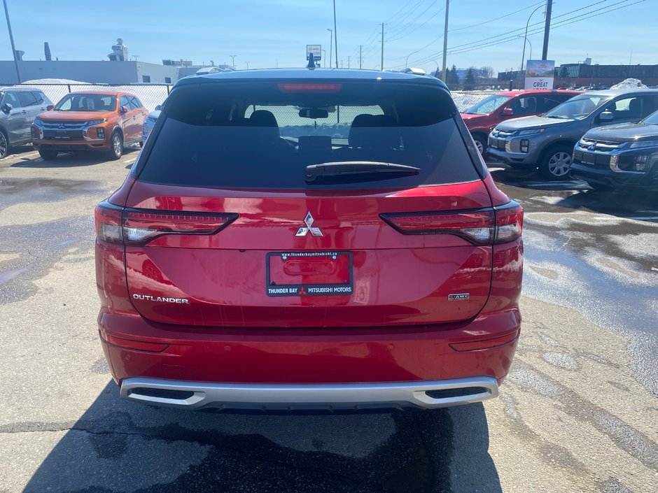 Mitsubishi Outlander GT 2023-10