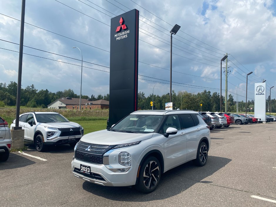 2023 Mitsubishi Outlander GT in Thunder Bay, Ontario - w940px