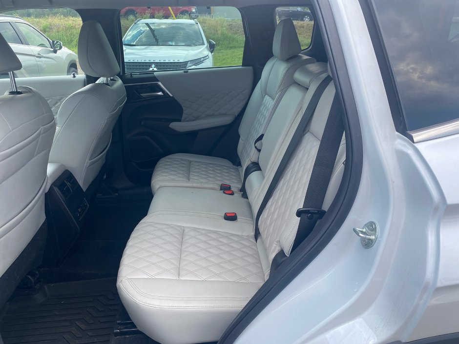 2023 Mitsubishi Outlander GT-7