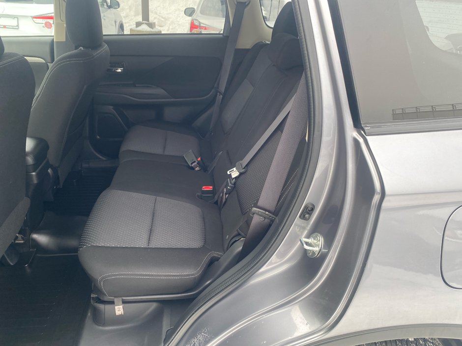 2024 Mitsubishi Outlander SE-7