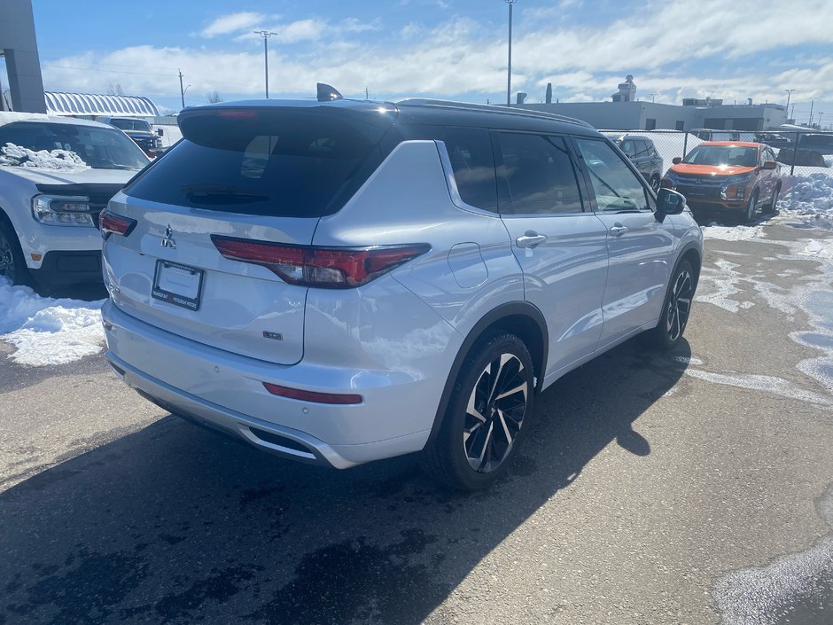 2024 Mitsubishi Outlander GT-3