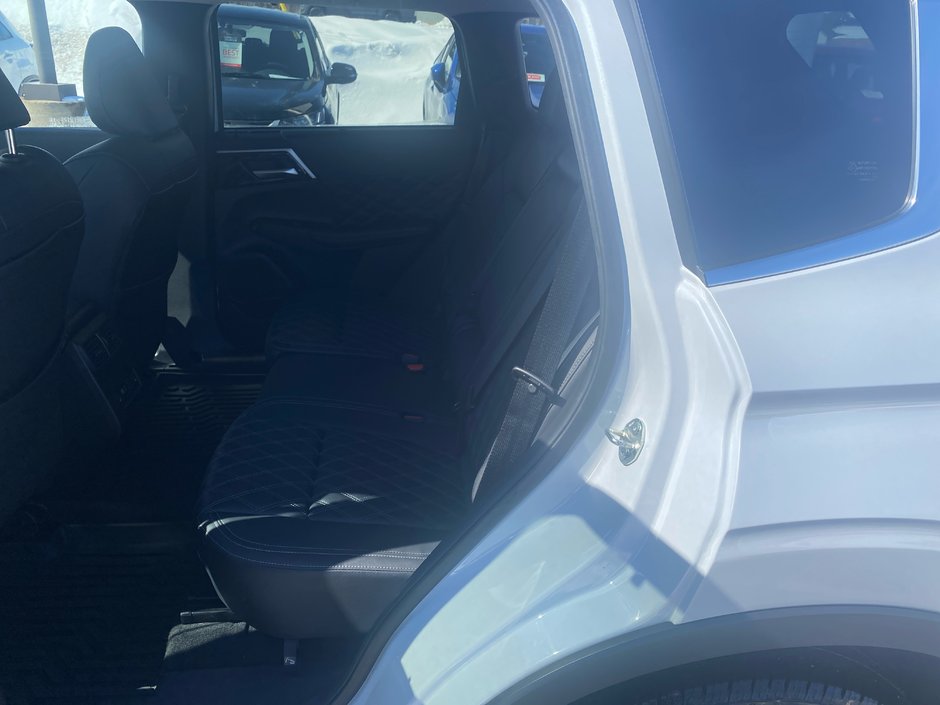 2024 Mitsubishi Outlander GT-7