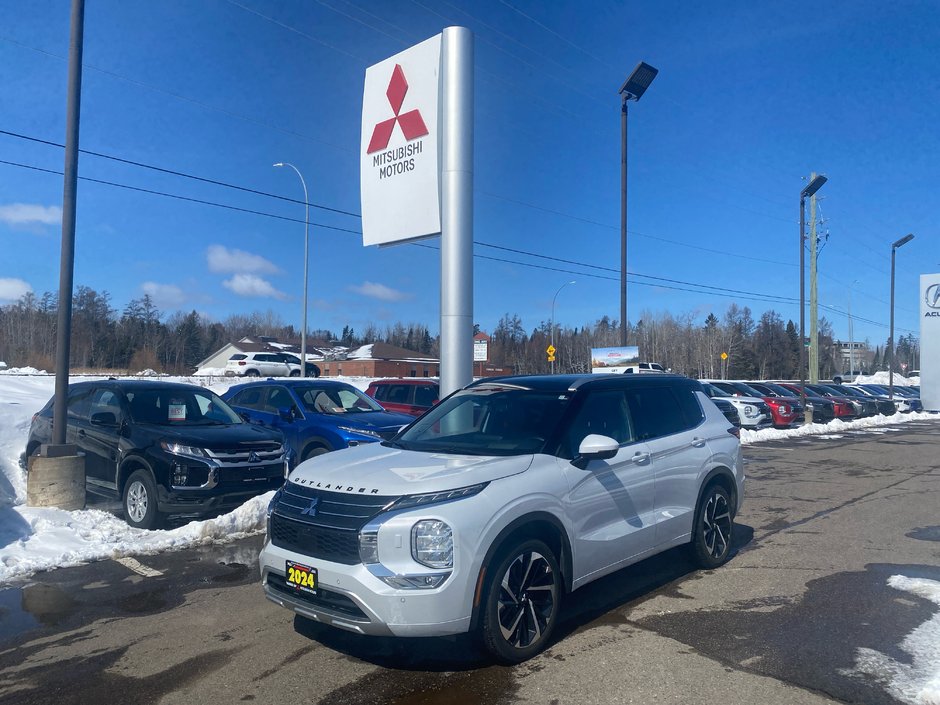 2024 Mitsubishi Outlander GT in Thunder Bay, Ontario - w940px