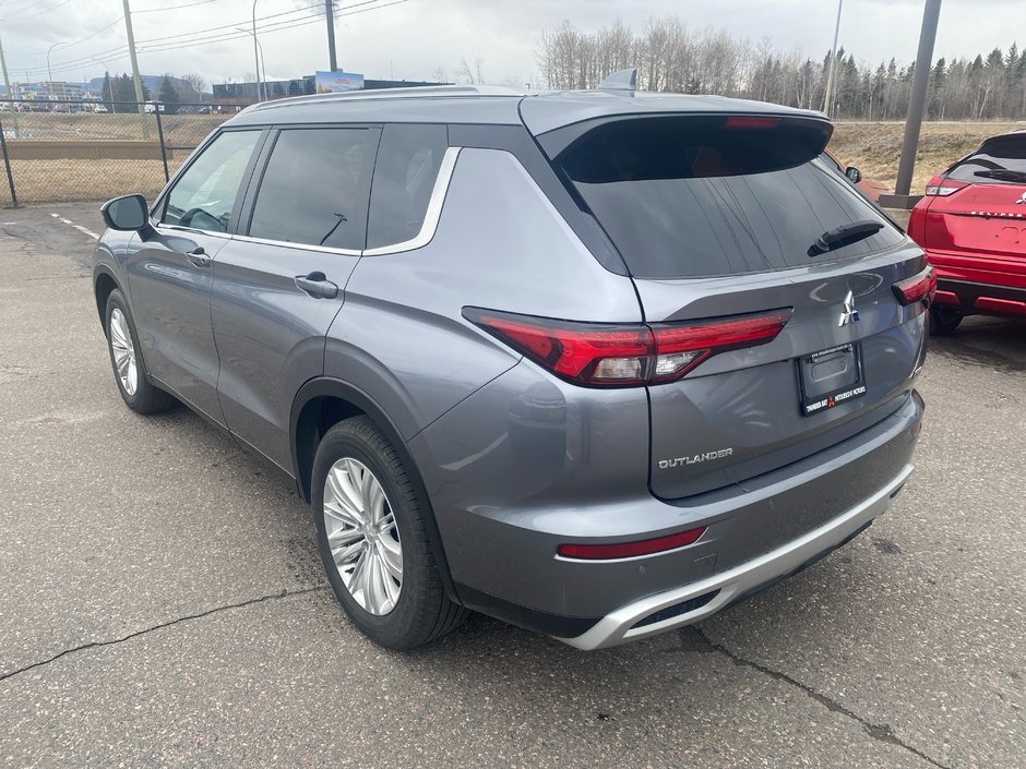 Mitsubishi Outlander SE 2024-5