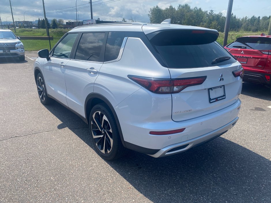 2024 Mitsubishi Outlander SEL-5