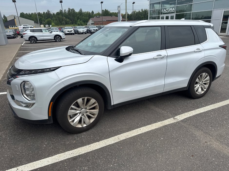 2025 Mitsubishi Outlander SE-0