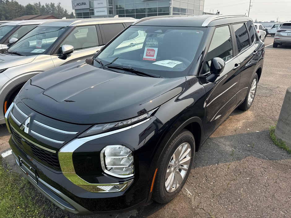 2025 Mitsubishi Outlander SE-0