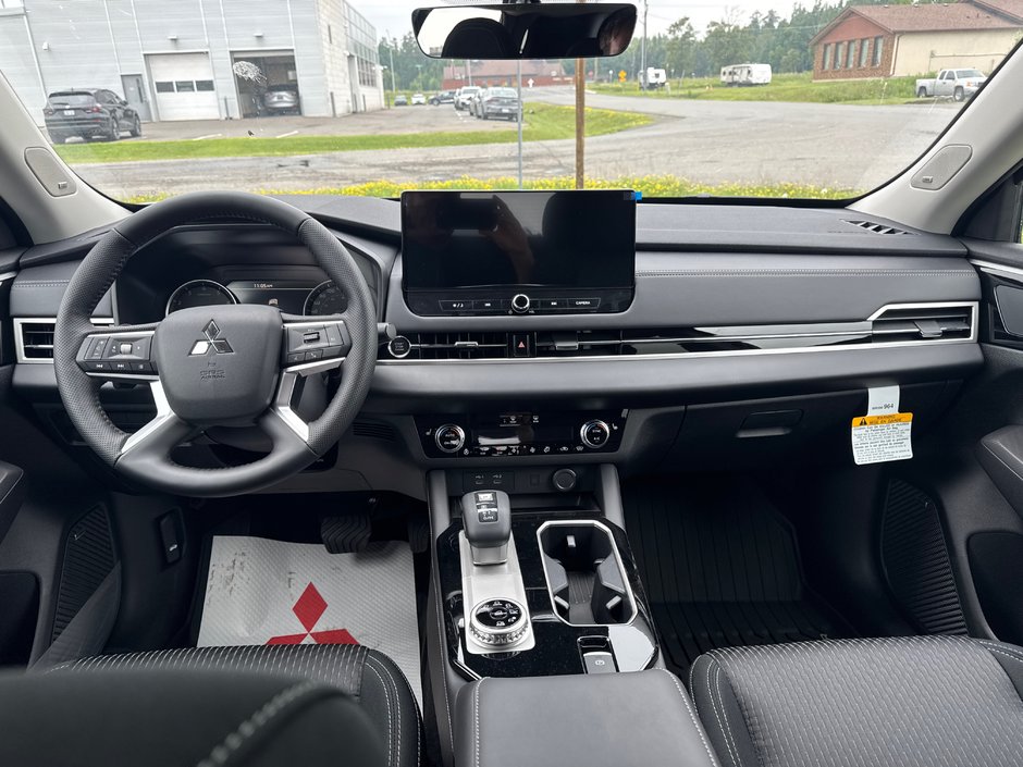 2025 Mitsubishi Outlander SE-5