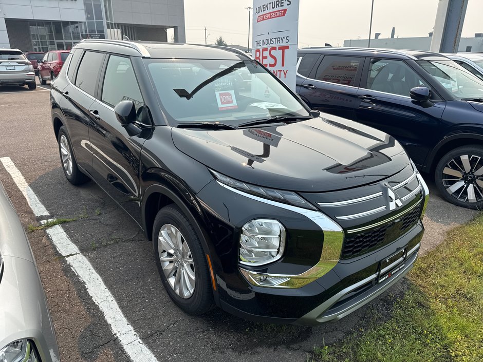 2025 Mitsubishi Outlander SE-1