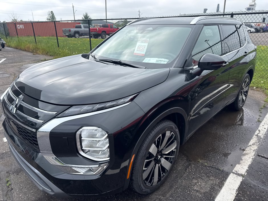 2025 Mitsubishi Outlander-0