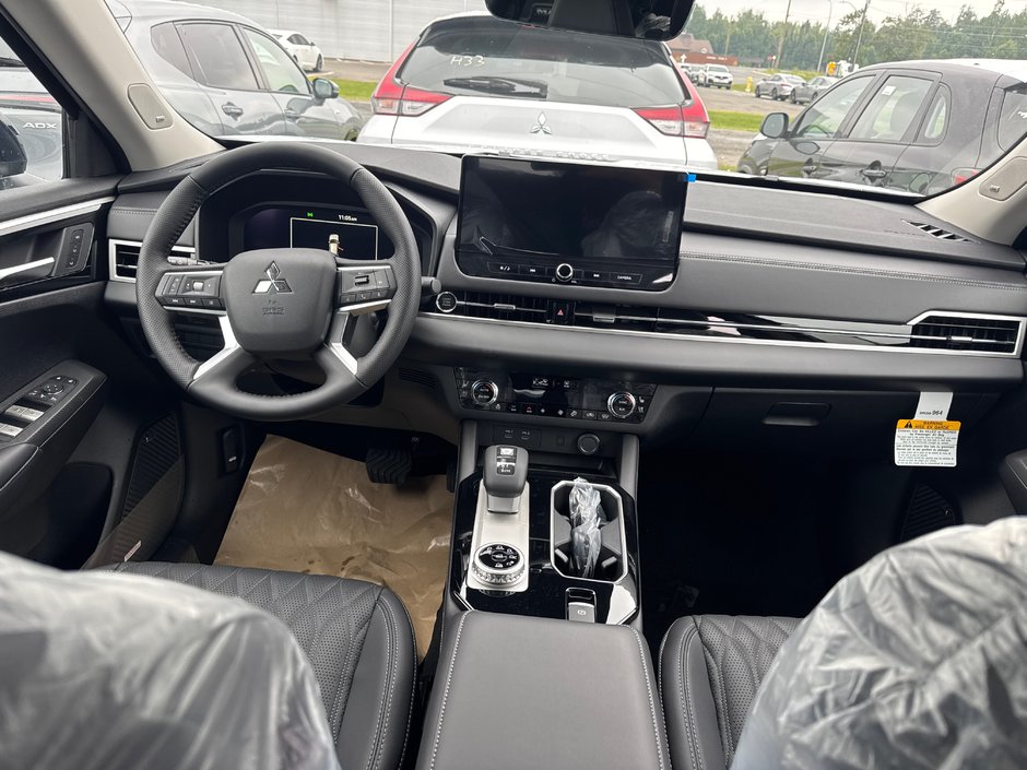 Mitsubishi Outlander SEL 2025-6