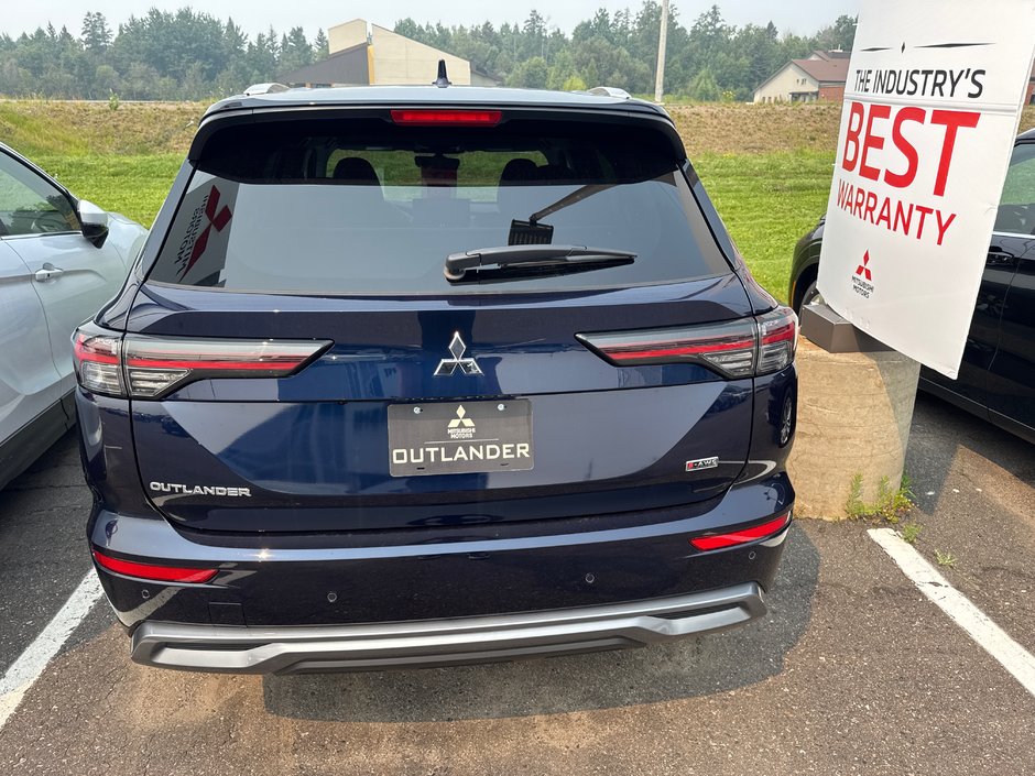 Mitsubishi Outlander SEL 2025-4
