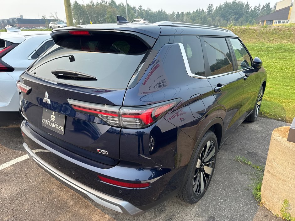 Mitsubishi Outlander SEL 2025-7