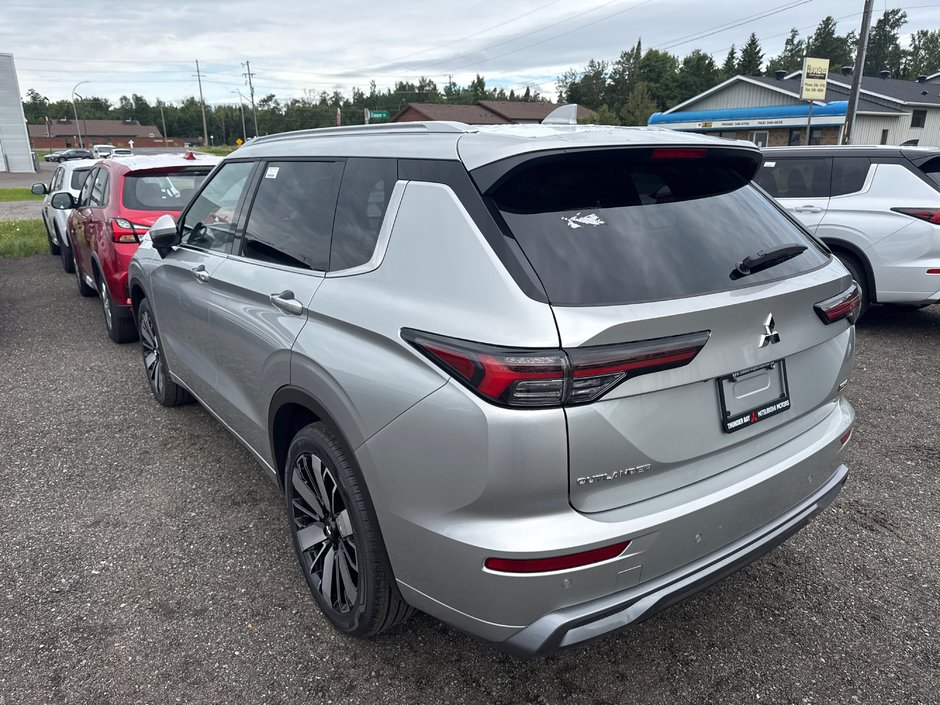 2025 Mitsubishi Outlander-1