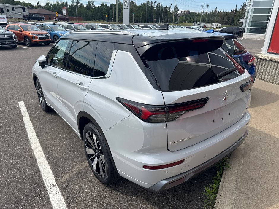 2025 Mitsubishi Outlander-1