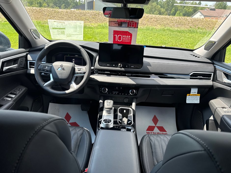 Mitsubishi Outlander  2025-3