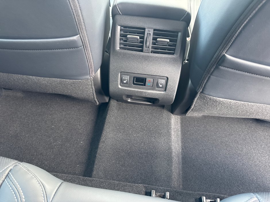 Mitsubishi Outlander  2025-4
