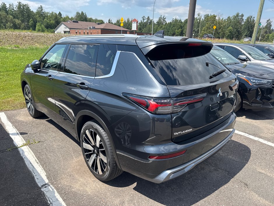 Mitsubishi Outlander  2025-1