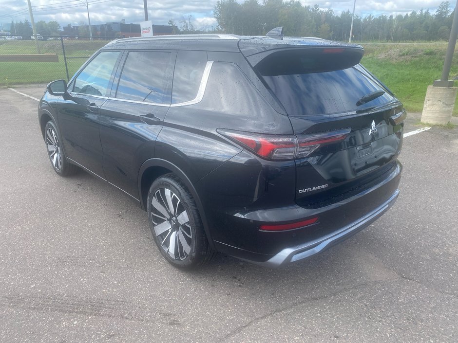 2025 Mitsubishi Outlander-3