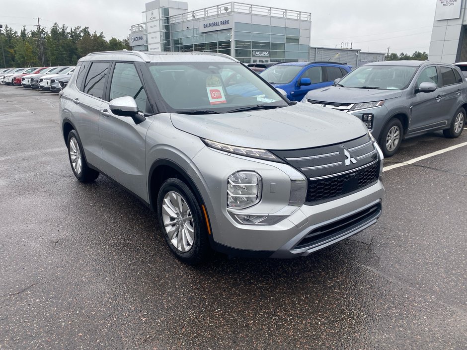 2025 Mitsubishi Outlander SE-1