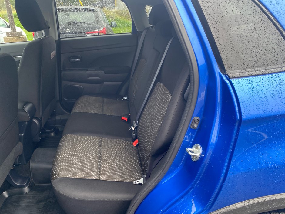 2016 Mitsubishi RVR SE LTD-7