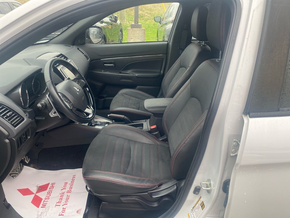 Mitsubishi RVR LE 2022-5