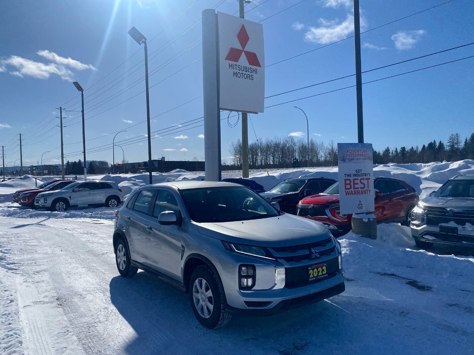 2023 Mitsubishi RVR ES 4x4 in Thunder Bay, Ontario - w940px