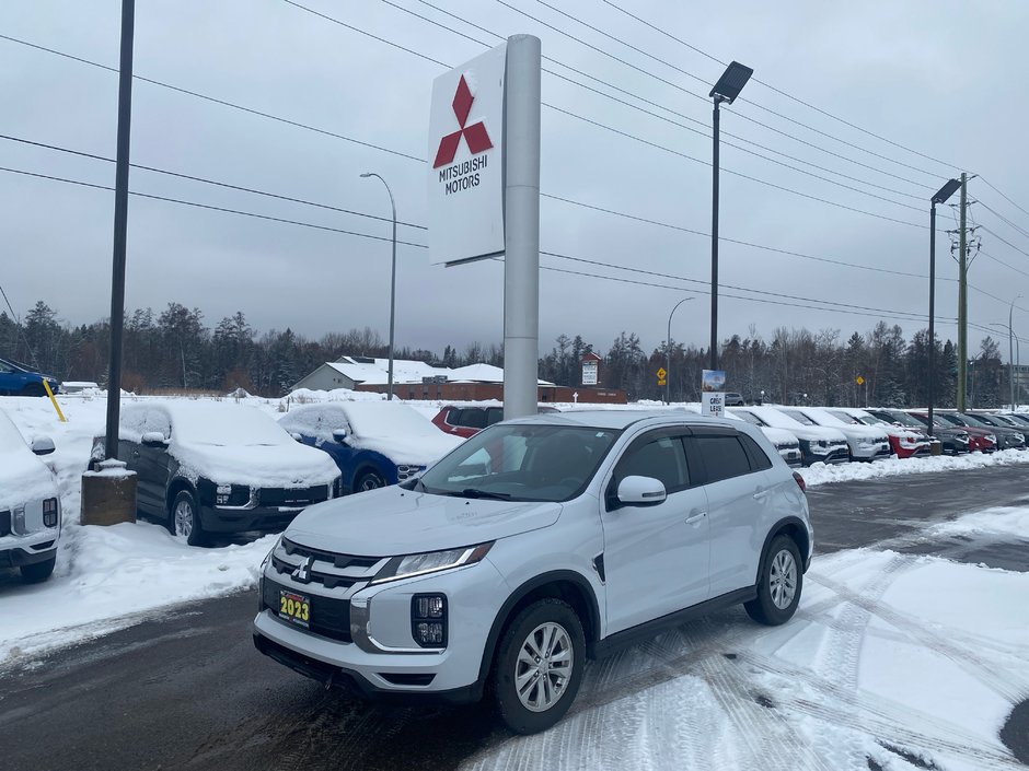 2023 Mitsubishi RVR SE in Thunder Bay, Ontario - w940px
