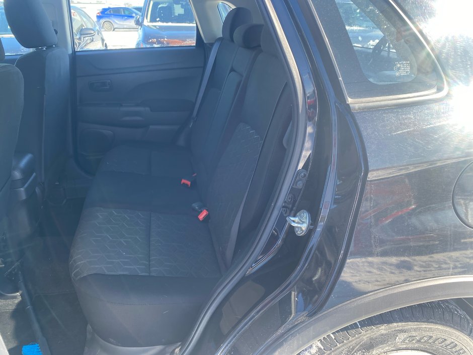 2024 Mitsubishi RVR ES 4X4-7