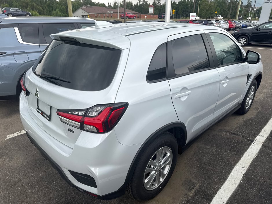 2025 Mitsubishi RVR SE-2