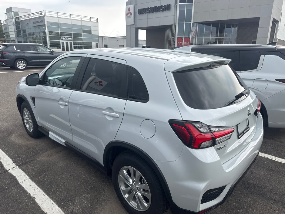 2025 Mitsubishi RVR SE-1