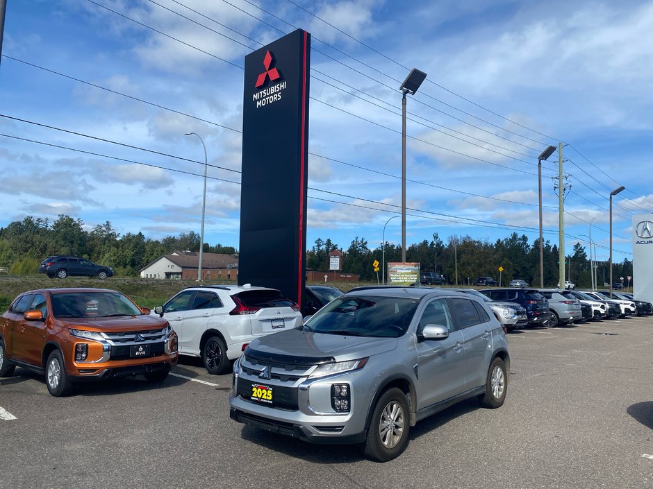 2025 Mitsubishi RVR SE 4X4 in Thunder Bay, Ontario - w940px