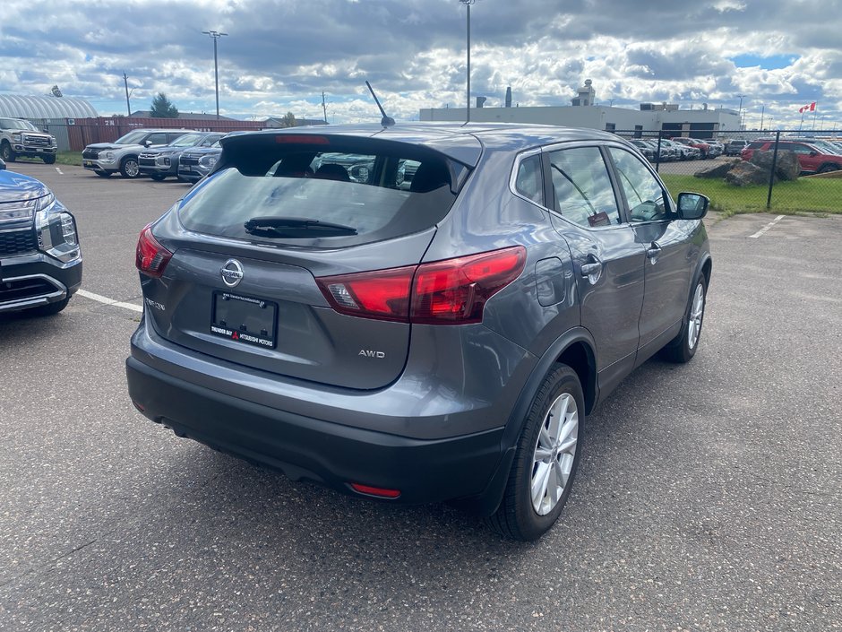 Nissan Qashqai S AWD 2018-3