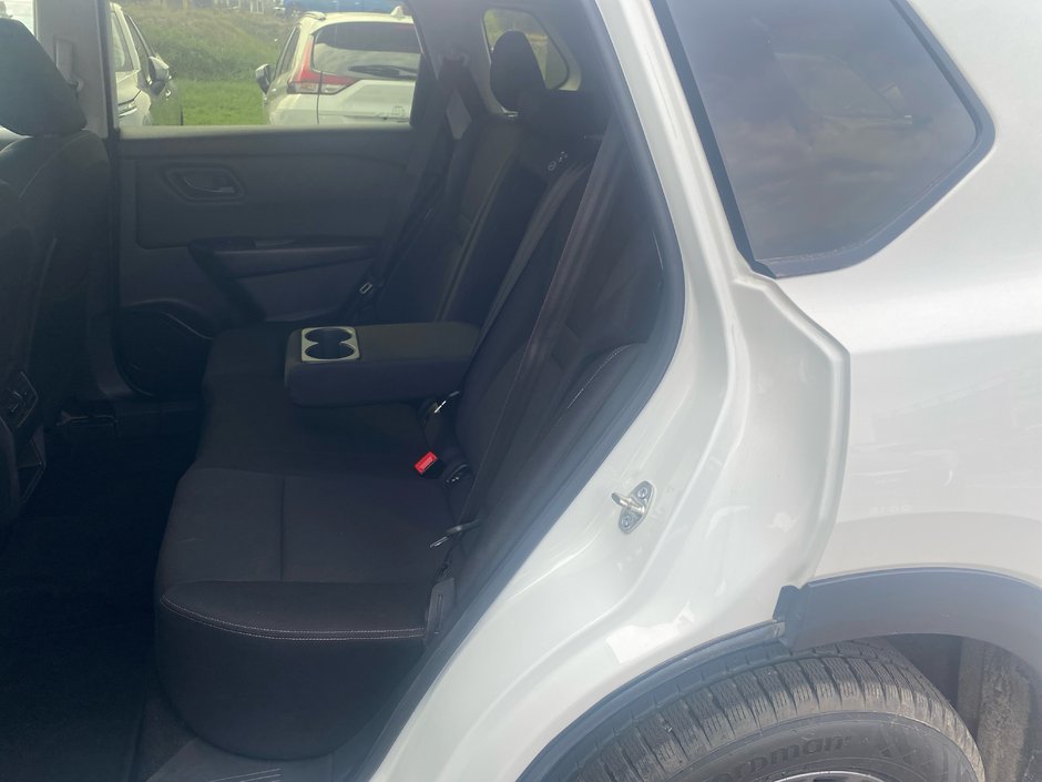 Nissan Rogue S 2025-7