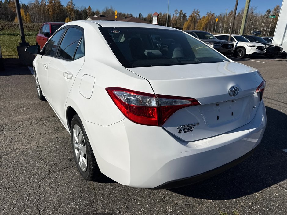 2016 Toyota Corolla LE-18