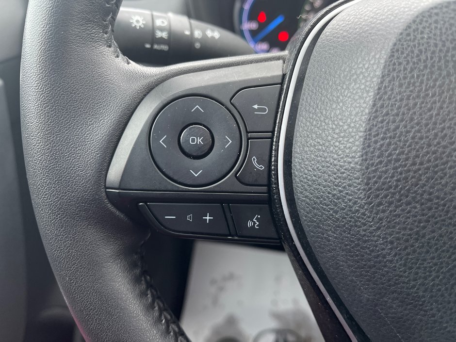 2021 Toyota RAV4 XSE Hybrid-16