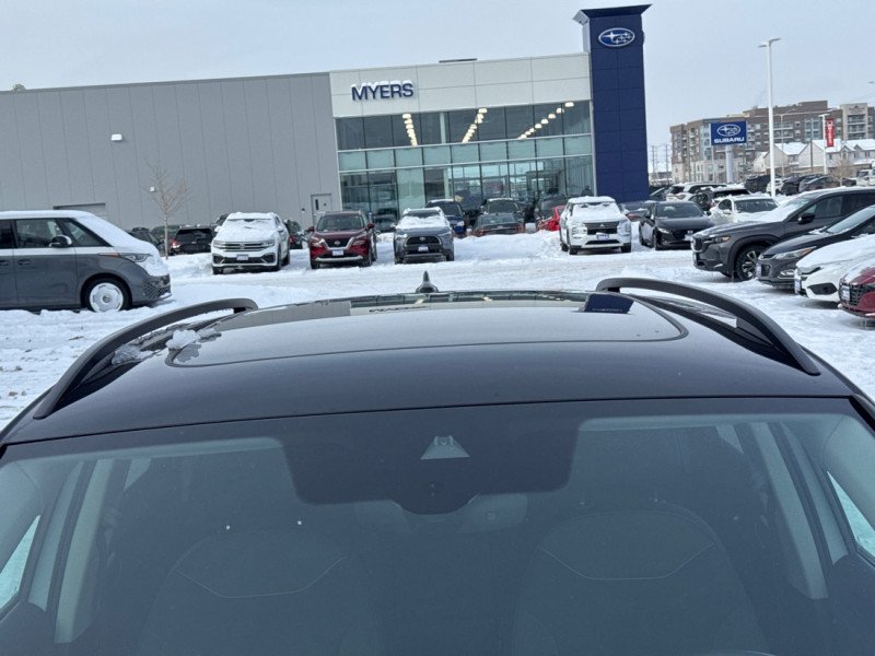 2025 Volkswagen Taos Comfortline Black Edition-12