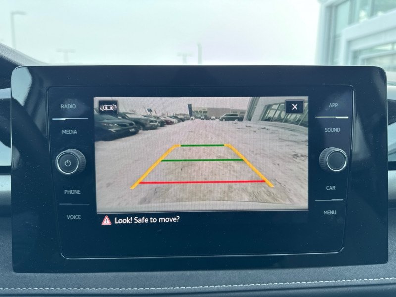 2025 Volkswagen Taos Comfortline Black Edition-17