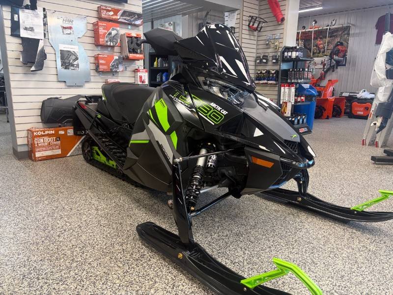 2027 Arctic Cat ZR 9000 Thundercat 137 w/Arctic Cat G8 Display