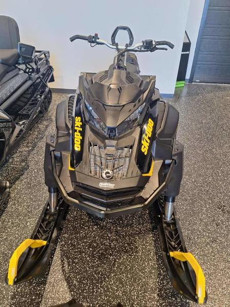 Bombardier TUNDRA 600 EFI  2025