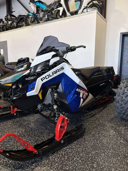 Polaris PROSTAR S4 INDY ADV 137  2023